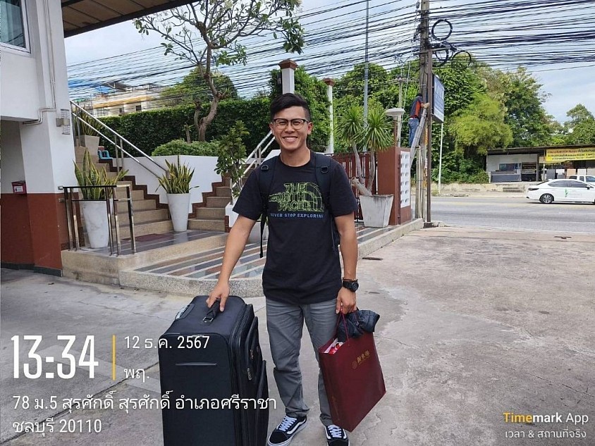 จองรถโทร.0647832848