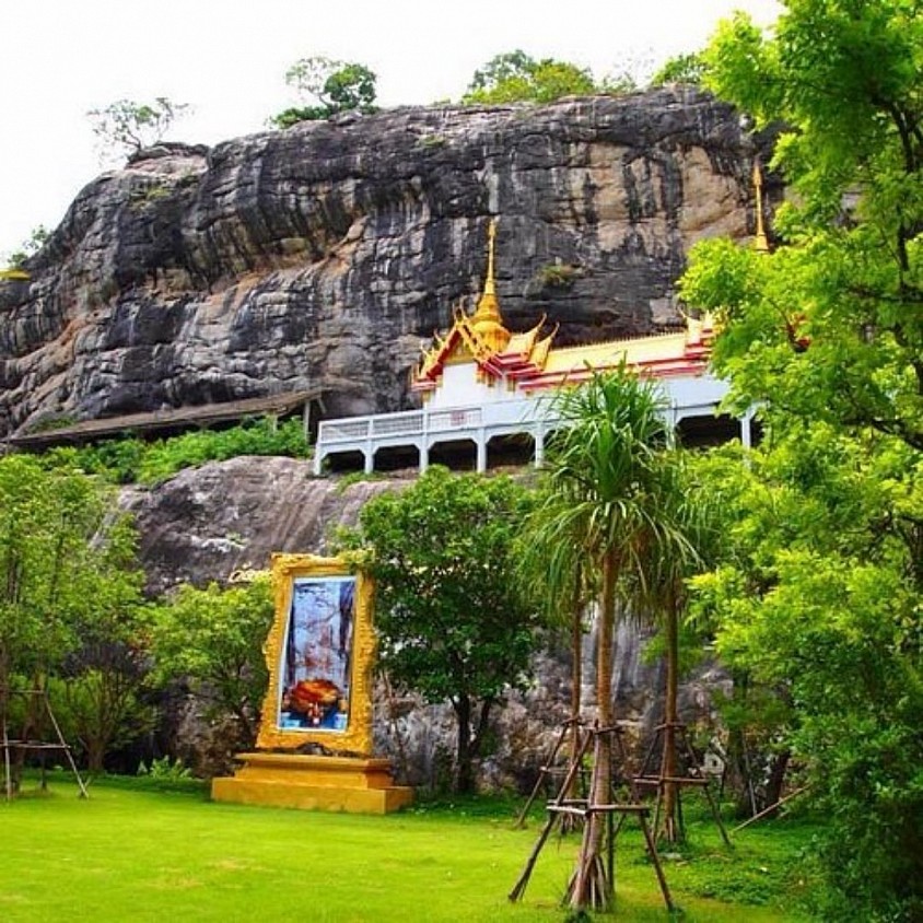 สอบถามการท่องเที่ยวโทร.0647832848